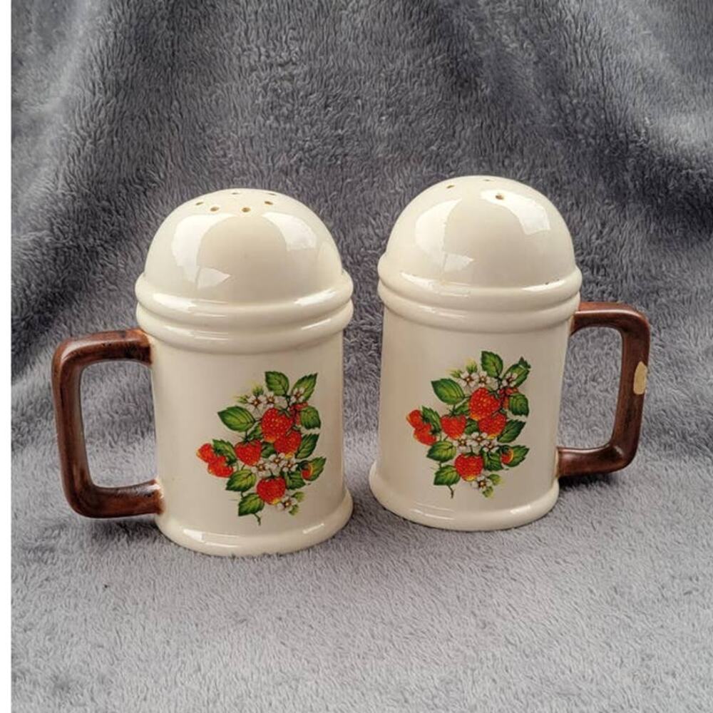 Retro Vintage Strawberry Salt & Pepper Shaker Set Ceramic